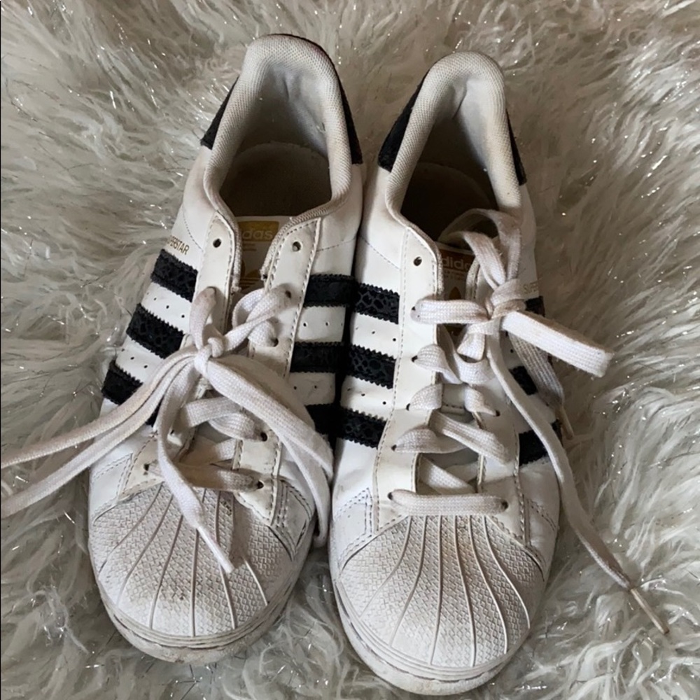 Iike new trendy adidas superstars 💕